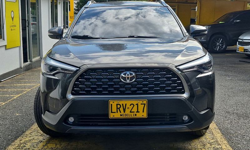 Toyota Corolla Cross...