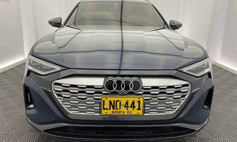 Audi Q8 E-Tron Sport...