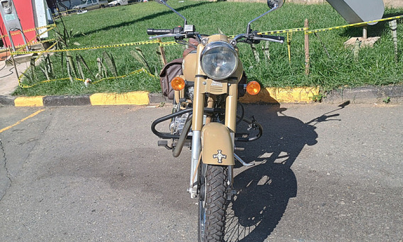 Royal Enfield Classi...
