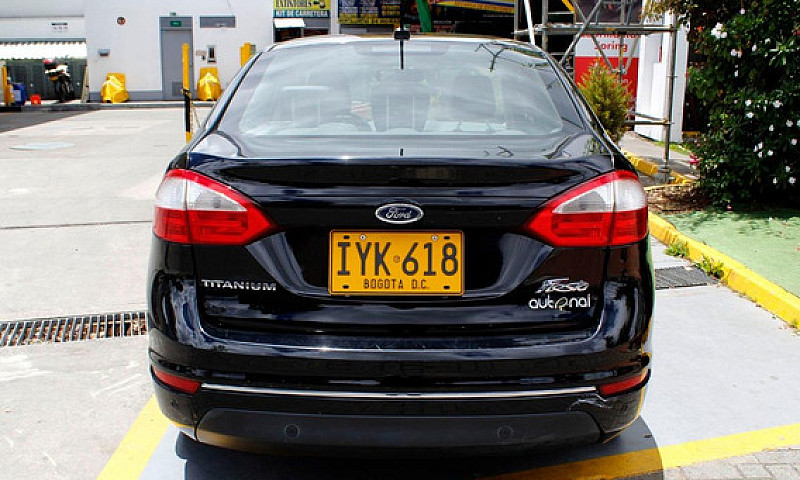 Ford Fiesta 1.6 Tita...
