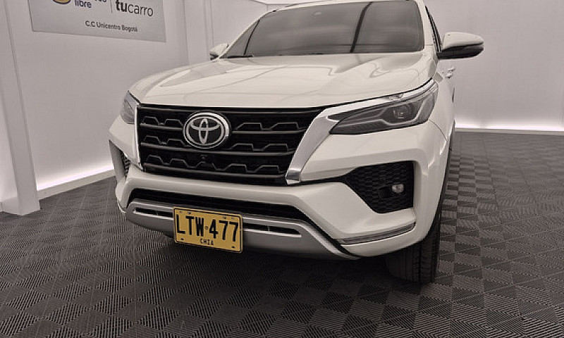Toyota Fortuner 2.8 ...