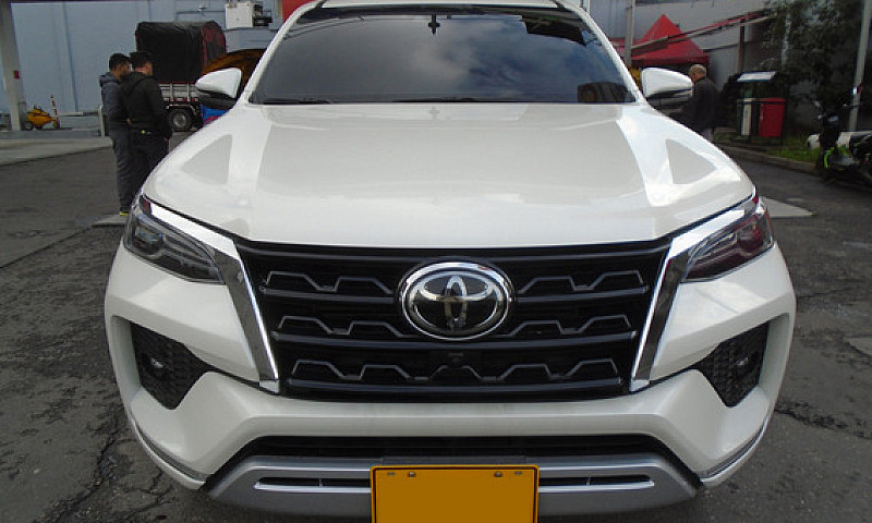 Toyota Fortuner 2.4 ...