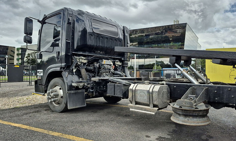 Chevrolet Npr...