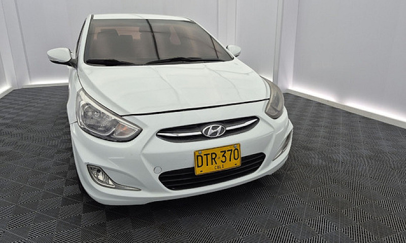 Hyundai Accent Premi...