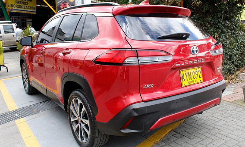 Toyota Corolla Cross...