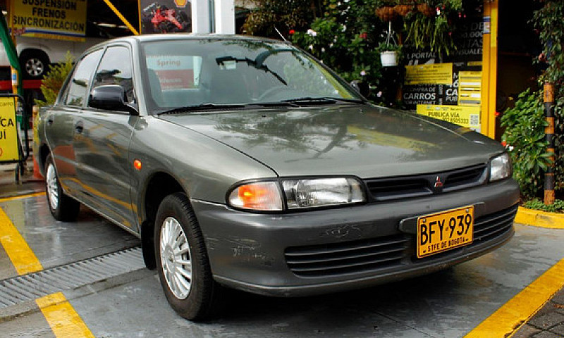 Mitsubishi Lancer 1....