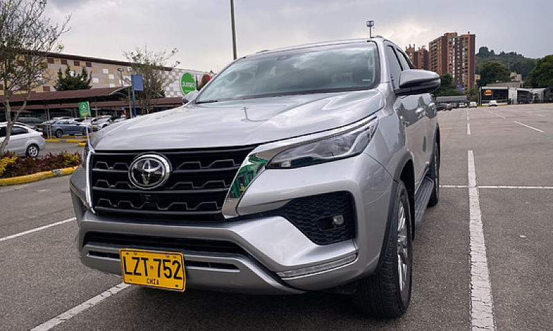 Toyota Fortuner Srv ...