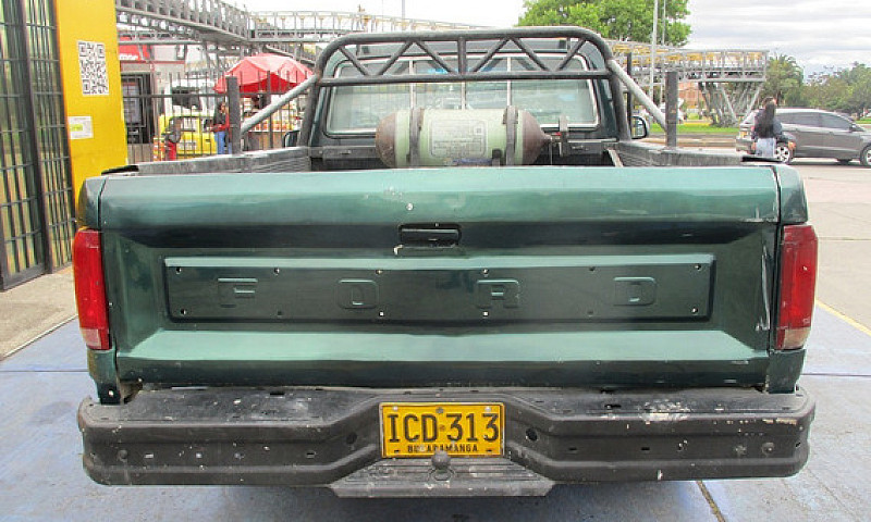 Ford F-150 5.0 Xlt...