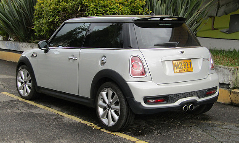 Mini Cooper S R56 1....