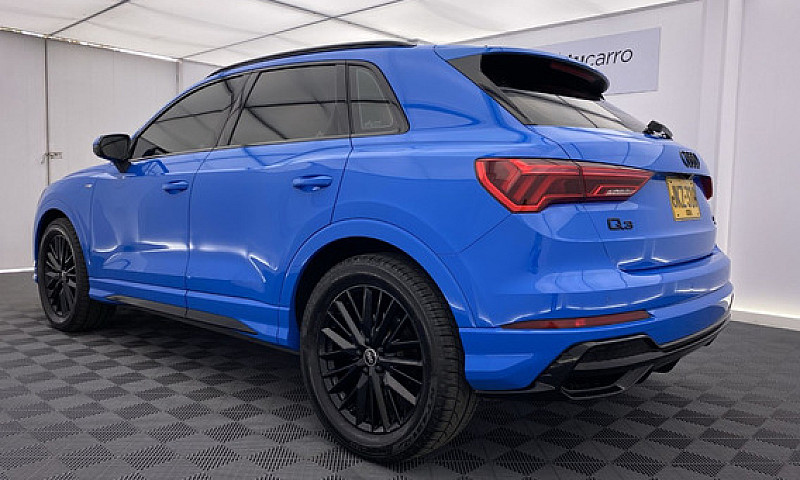 Audi Q3 ...