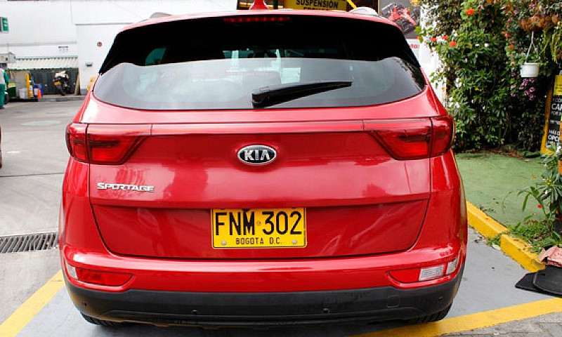 Kia Sportage 2.0 At ...