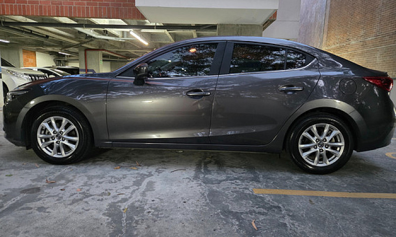 Mazda 3 2.0 Touring ...