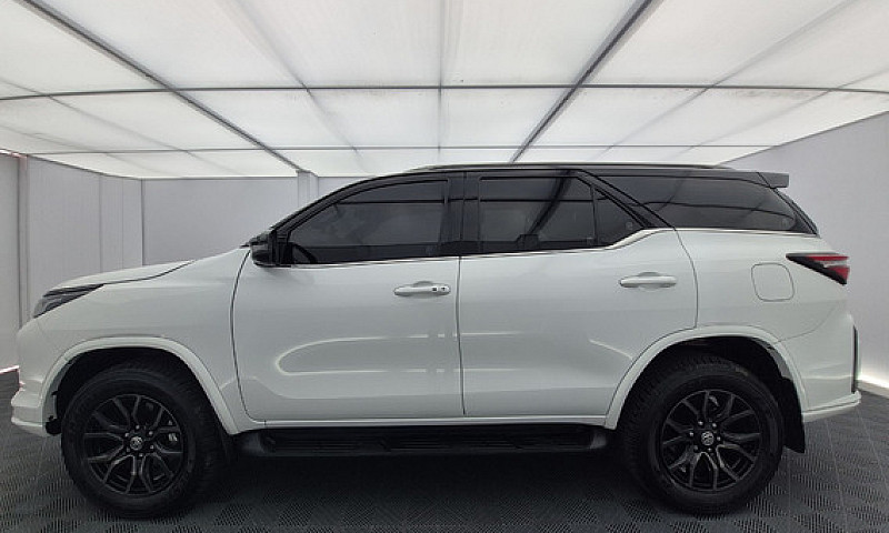Toyota Fortuner 2.8 ...