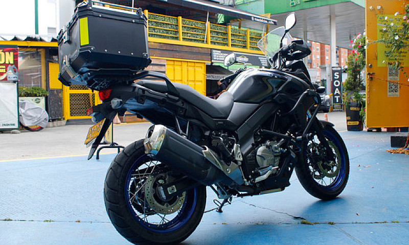Suzuki V-Strom Dl650...