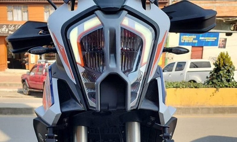 Ktm 1290R...