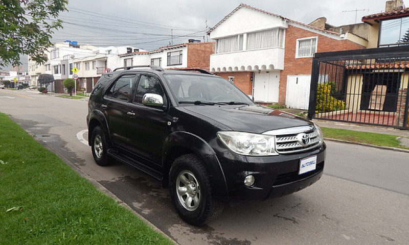 Toyota Fortuner 2.7L...