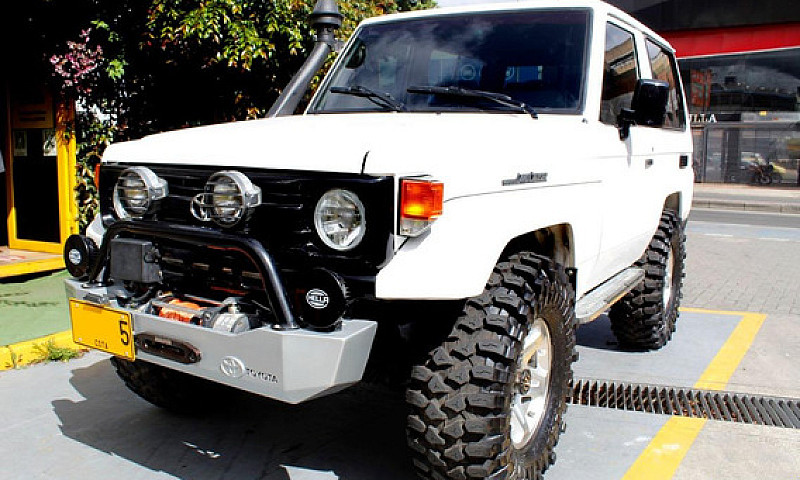 Toyota Land Cruiser ...