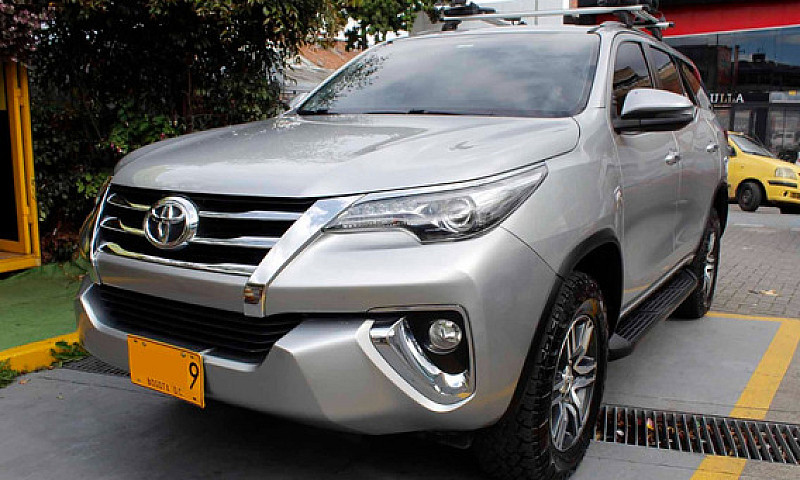 Toyota Fortuner Srv ...