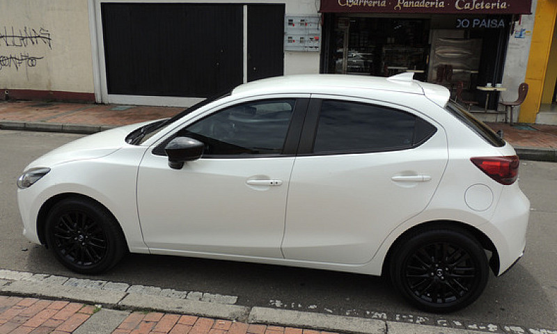 Mazda 2 Grand Tourin...