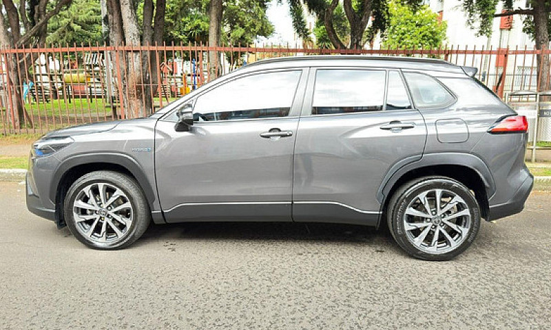 Toyota Corolla Cross...