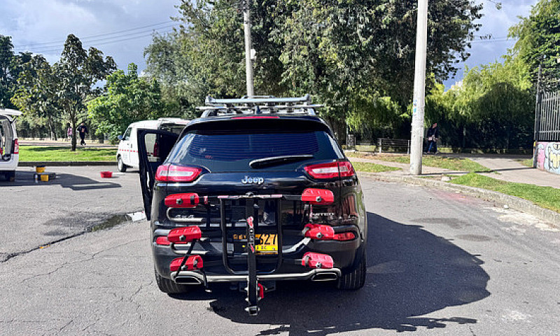 Jeep Cherokee 3.2 Li...