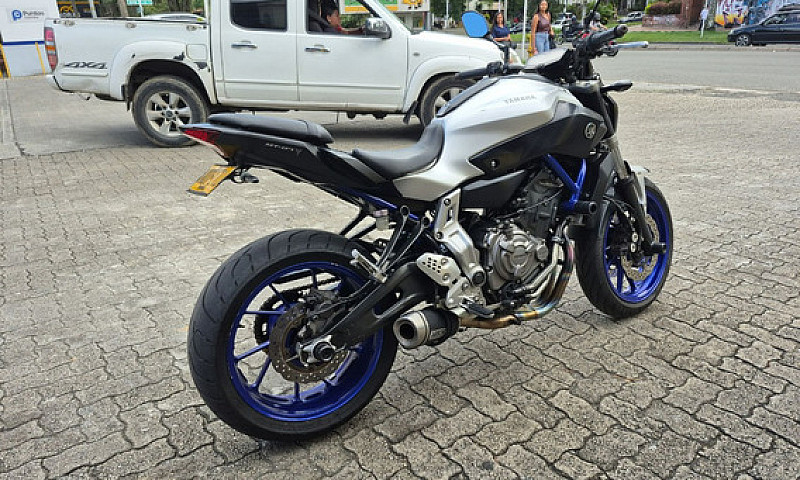  Yamaha Mt 07 2015...
