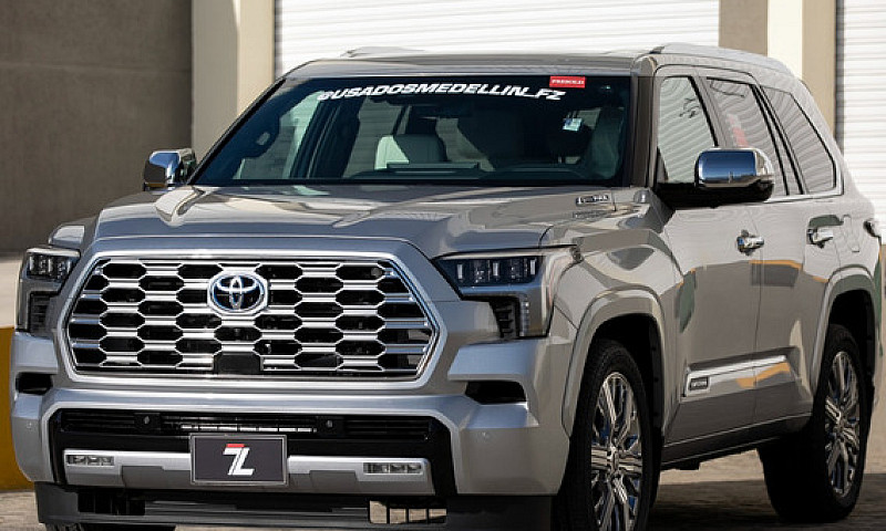 Toyota Sequoia Capst...