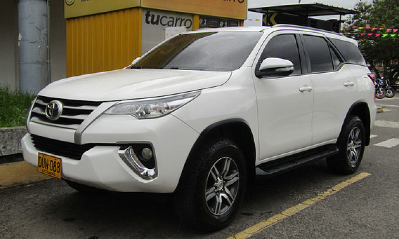 Toyota Fortuner 2.7 ...