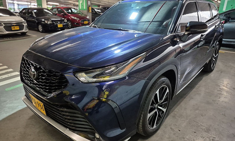 Toyota Highlander 3....