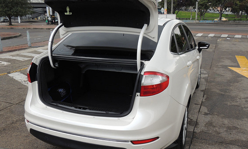 Ford Fiesta 1.6 Hatc...