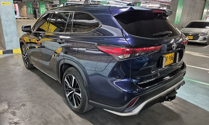 Toyota Highlander 3....