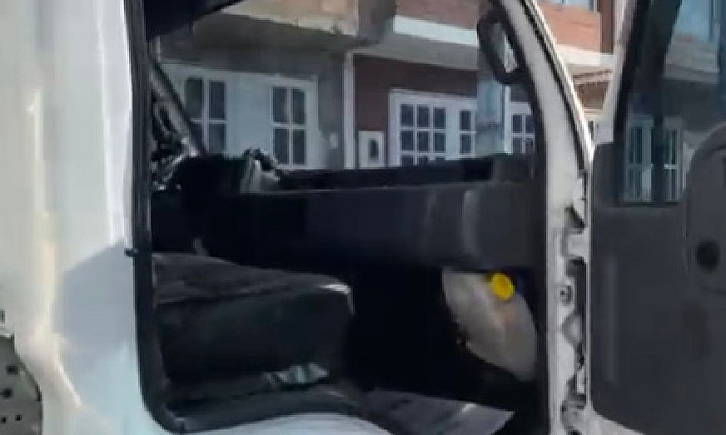 Nissan Furgo Repoten...