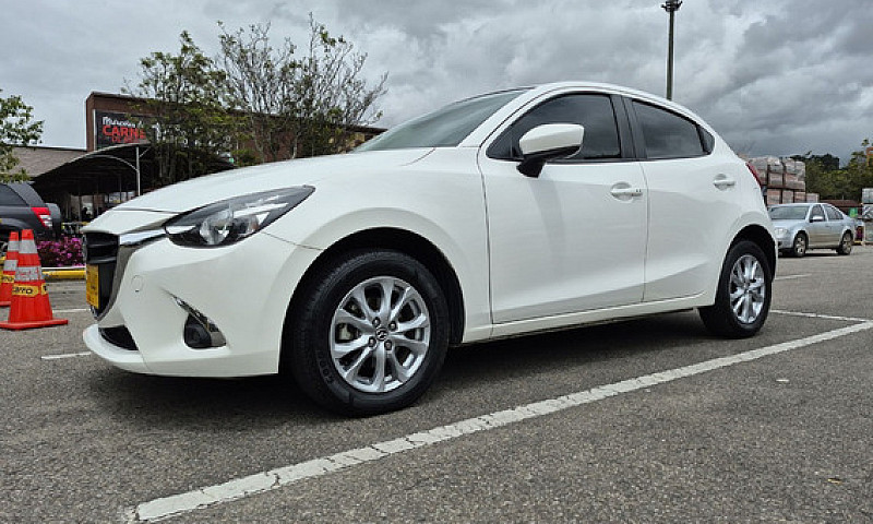 Mazda 2 1.5 Touring...