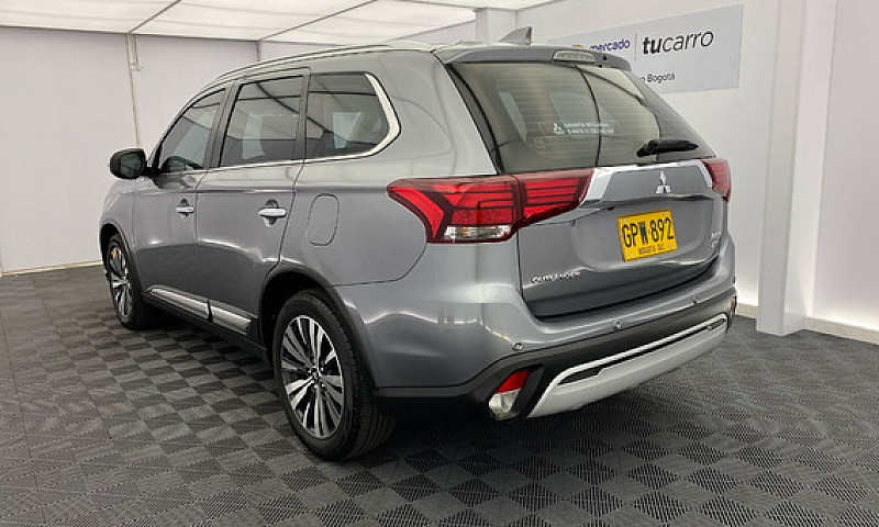 Mitsubishi Outlander...