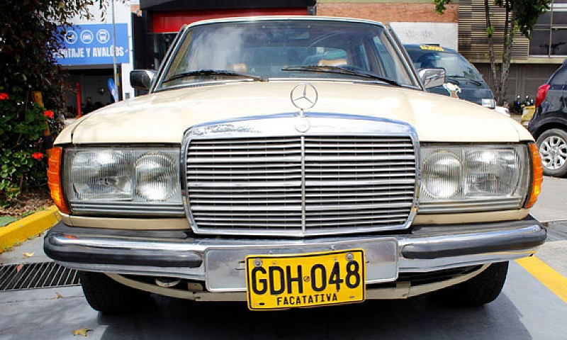 Mercedes-Benz 230 2....