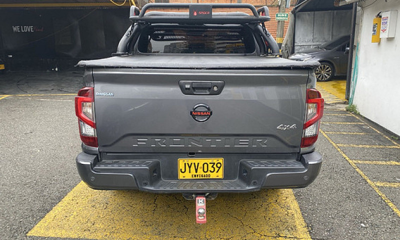 Nissan Frontier 2.5 ...