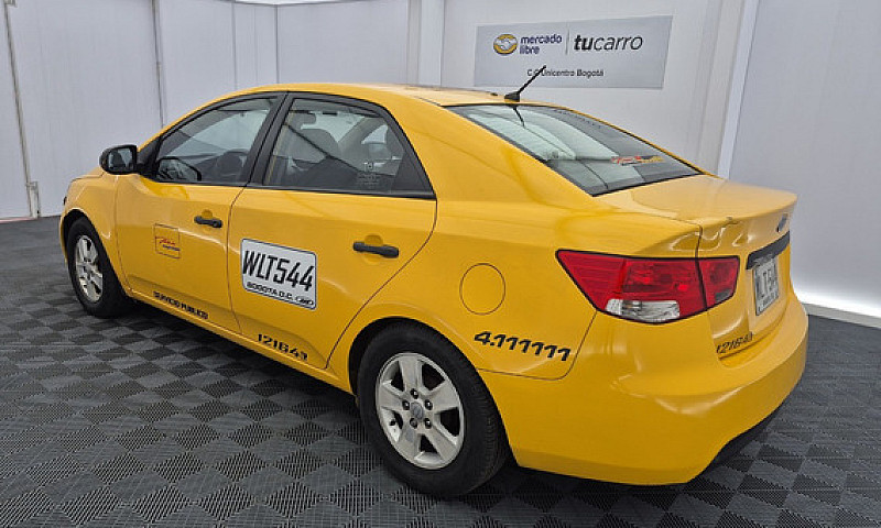 Kia Cerato Lx 1.6...