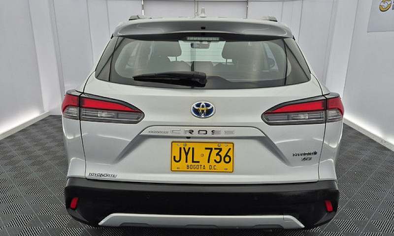 Toyota Corolla Cross...