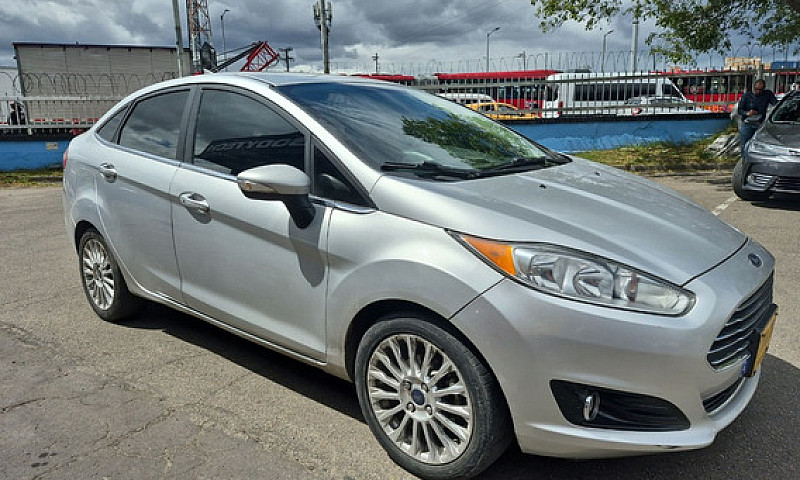 Ford Fiesta 1.6 Tita...