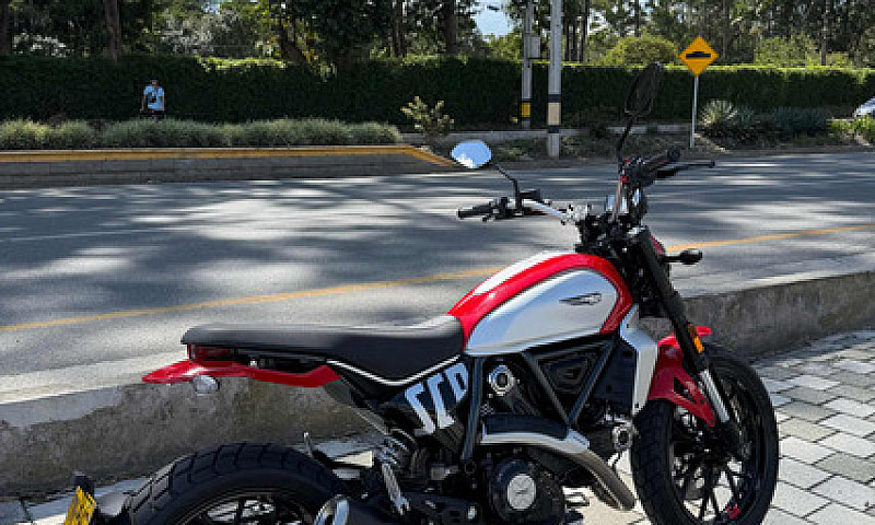 Ducati Scrambler 800...