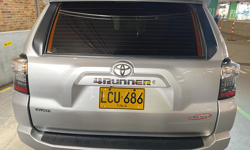 Toyota 4Runner 4.0 S...