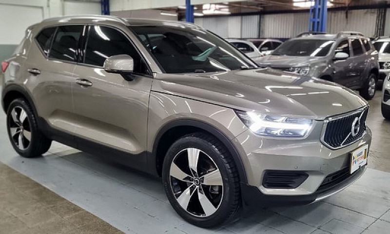 Volvo Xc40 Momentum ...