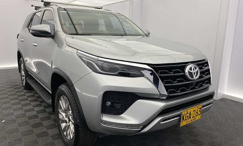 Toyota Fortuner ...