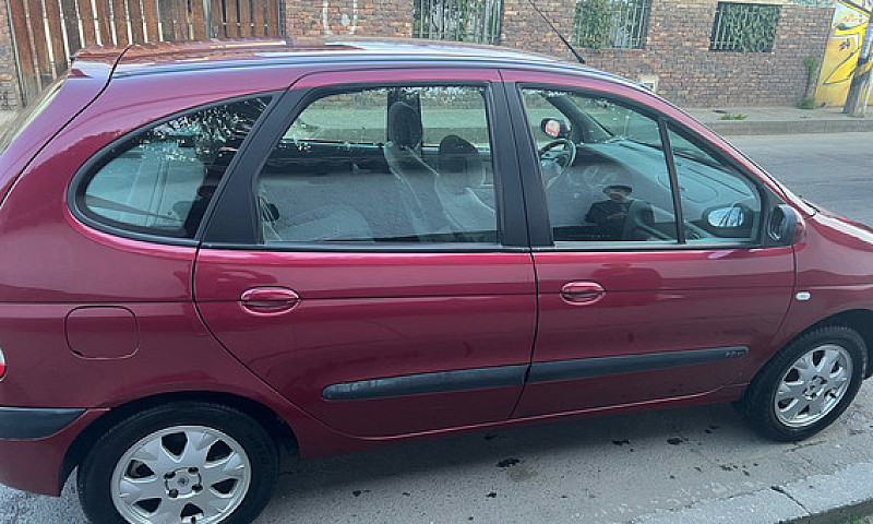 Renault Scenic 2.0...