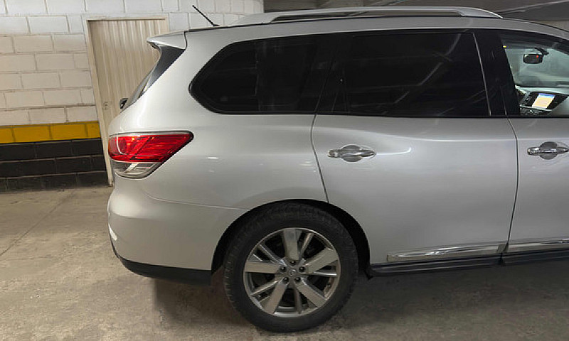 Nissan Pathfinder 3....