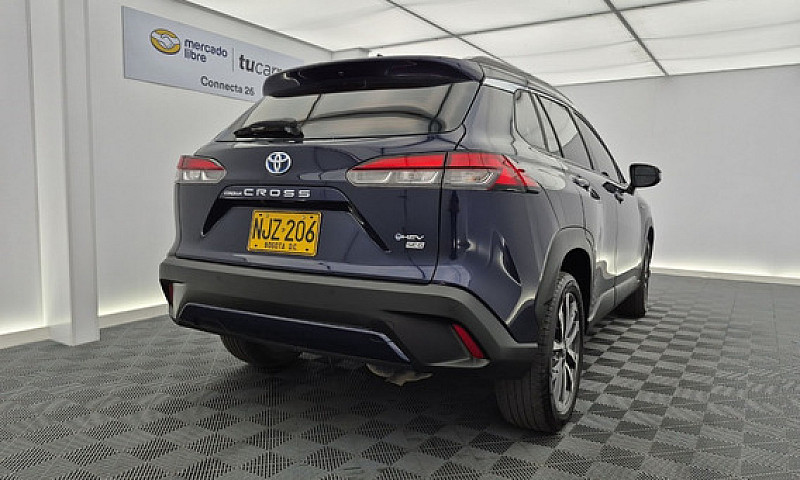 Toyota Corolla Cross...