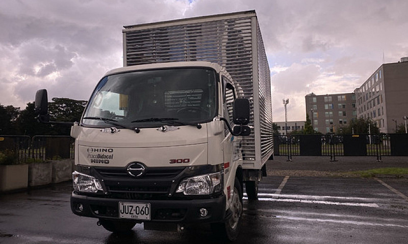 Hino 300 Pro  Xzu640...