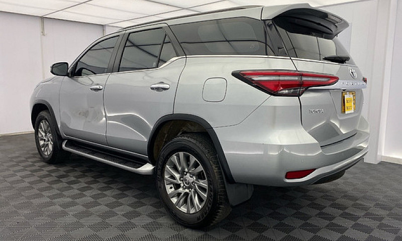 Toyota Fortuner 2.7 ...