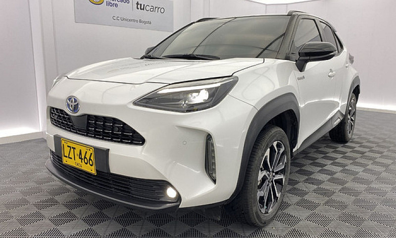 Toyota Yaris Cross 1...