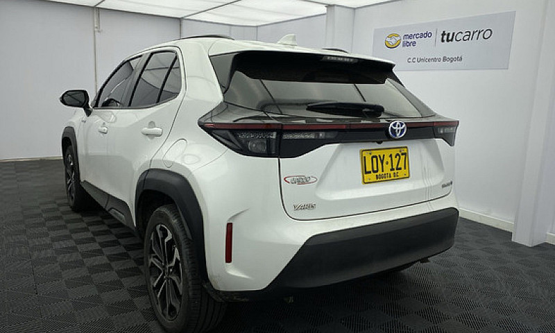 Toyota Yaris Cross 1...